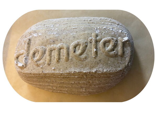 chlieb z ošatky s logom demeter